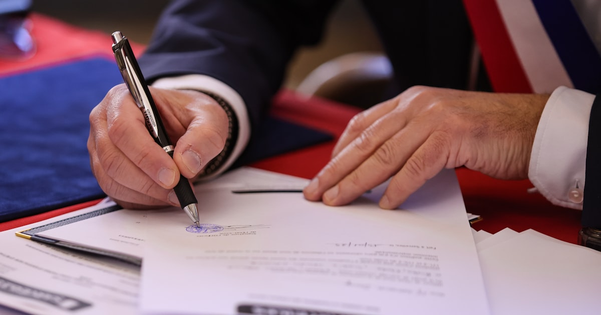 Povinné náležitosti faktury podle zákona 2026 - kompletní přehled